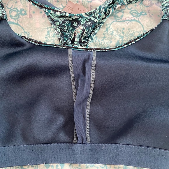 Athleta Women's Fuse Tank Shelf Bra Damask Green Teal Small Athletic Activewear - Picture 6 of 7